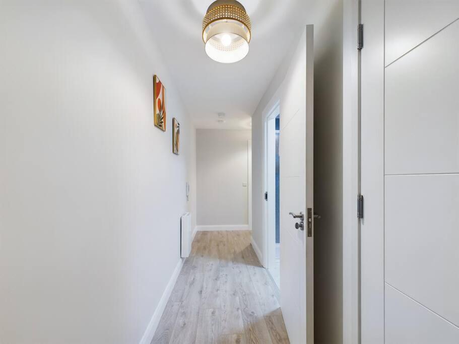 Contemporary 2-Bedroom Apartment Belfast Exterior photo